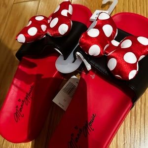 BNWT Disney parks Minnie Mouse flip flops size 10